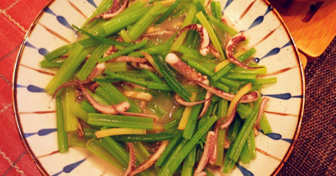 芹菜鱿鱼丝