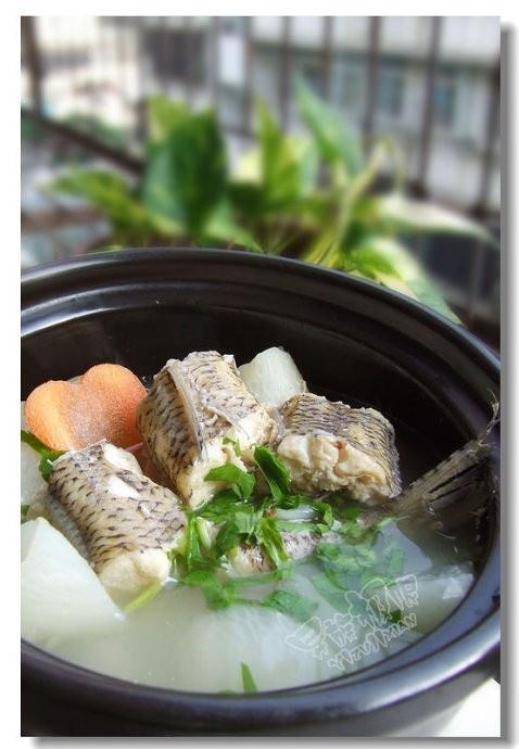 萝卜海梭鱼汤的做法
