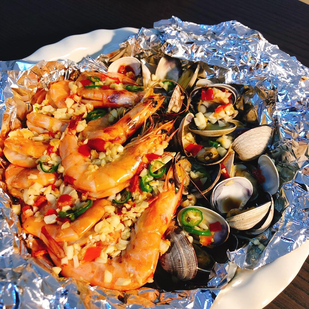 蒜蓉金针菇烤花蛤虾