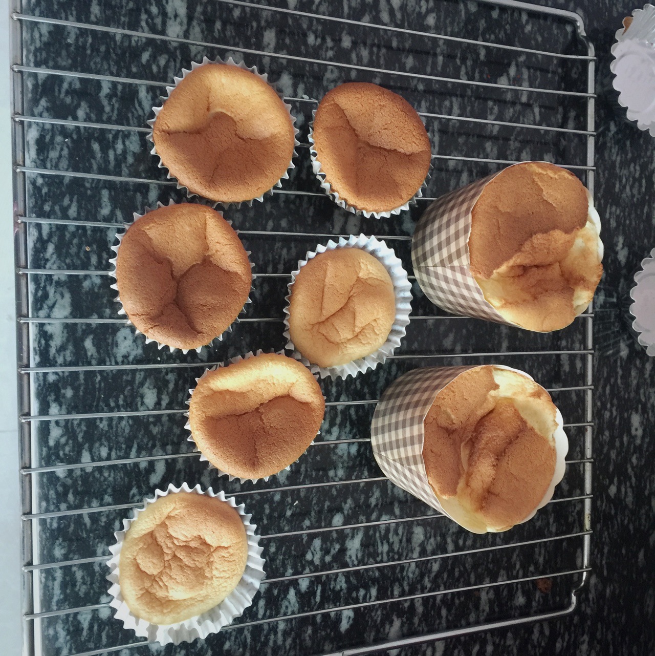 鲜奶油戚风杯子蛋糕（纸杯蛋糕）