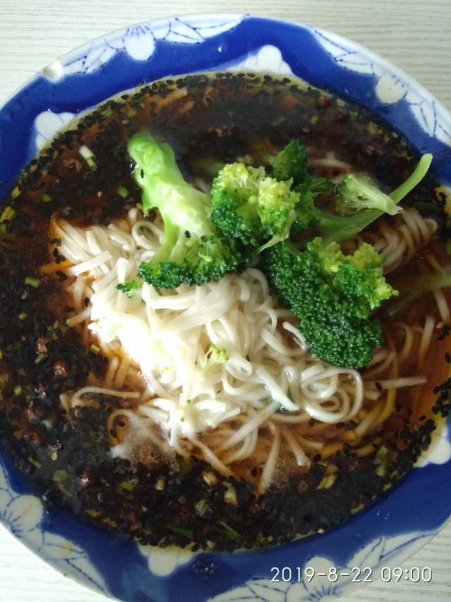 深夜解馋：酸汤面