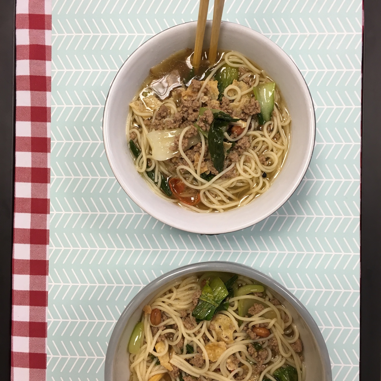 青菜鸡蛋肉丝面