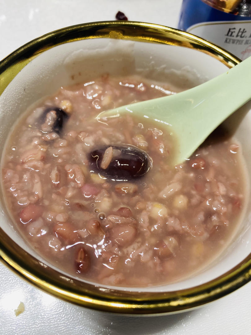 “女生必备红豆糯糯粥”（完美比例之电饭锅版）喝都不腻的补血养气粥～