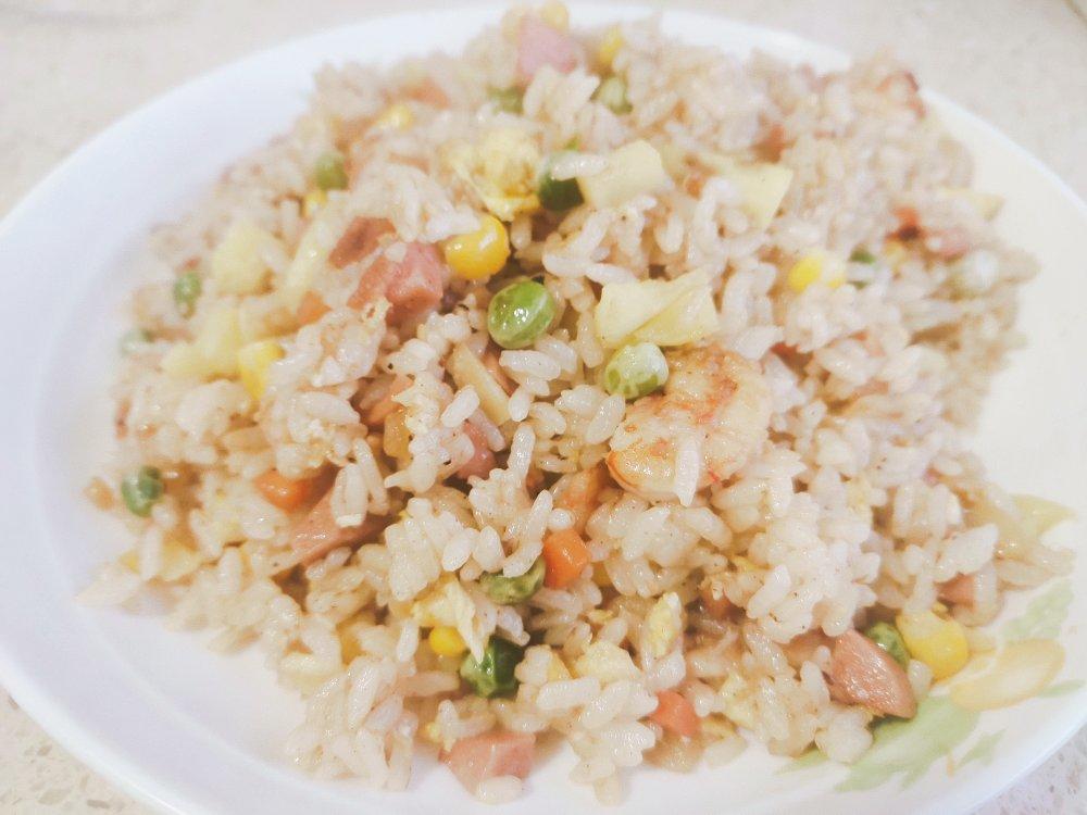 酸甜可口❗连吃三碗都不够的菠萝炒饭