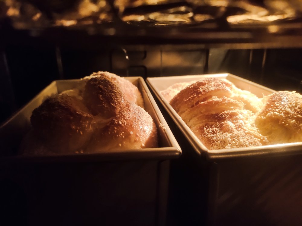 视频菜谱：做过几百次的椰蓉吐司面包