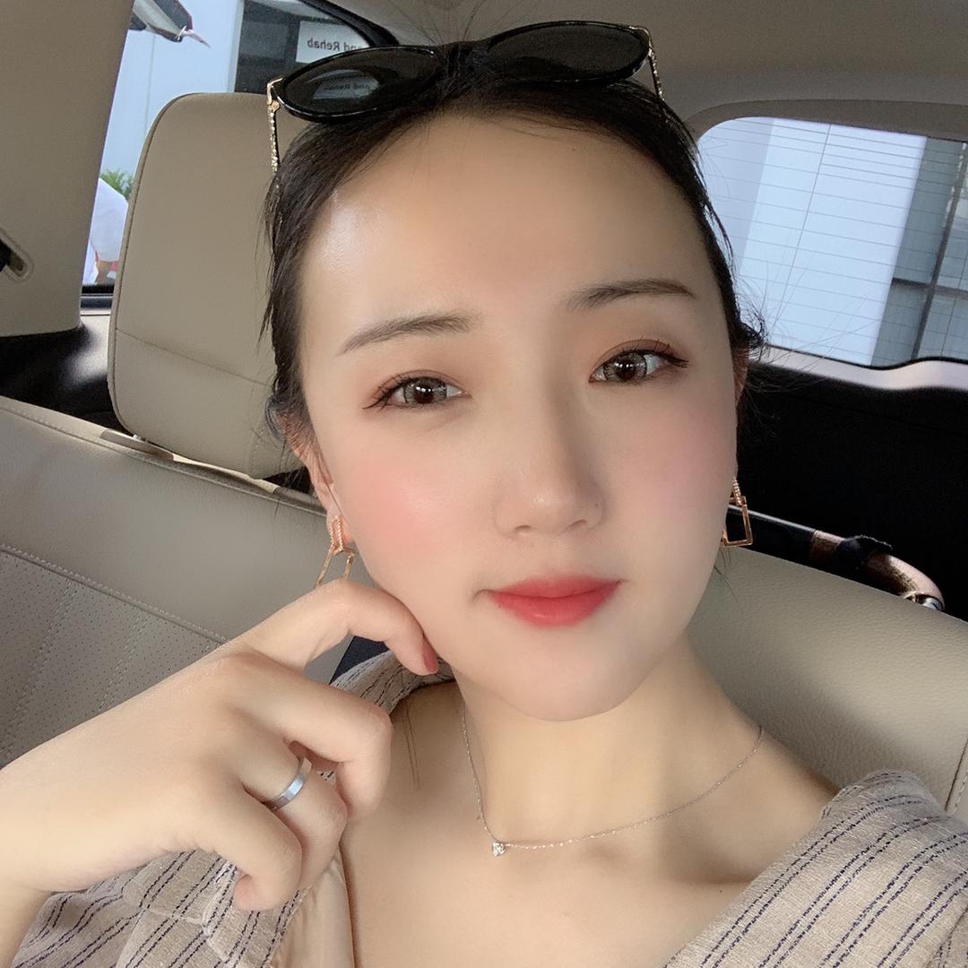 梓彤Jennifer