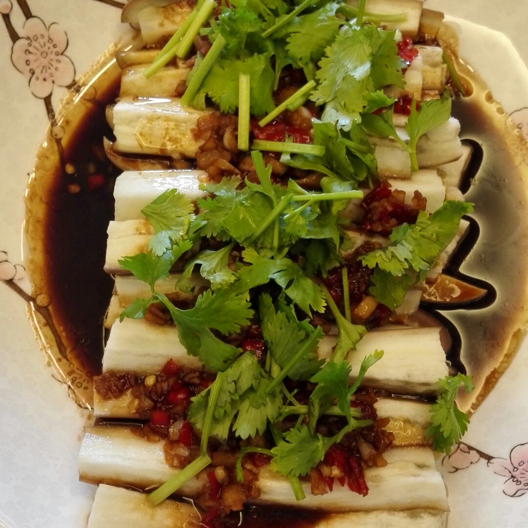 蒜泥拌蒸茄条