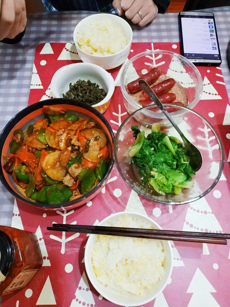 肉炒青椒土豆片