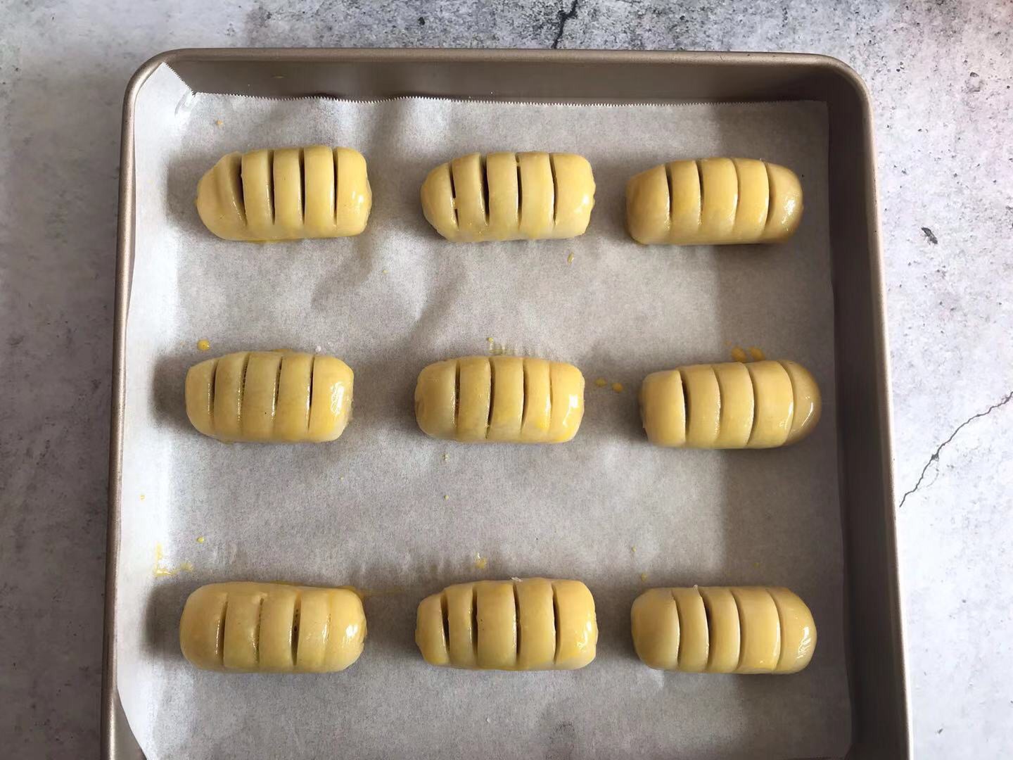 千层紫薯酥，孩子喜欢的毛毛虫造型中式酥皮点心的做法 步骤15