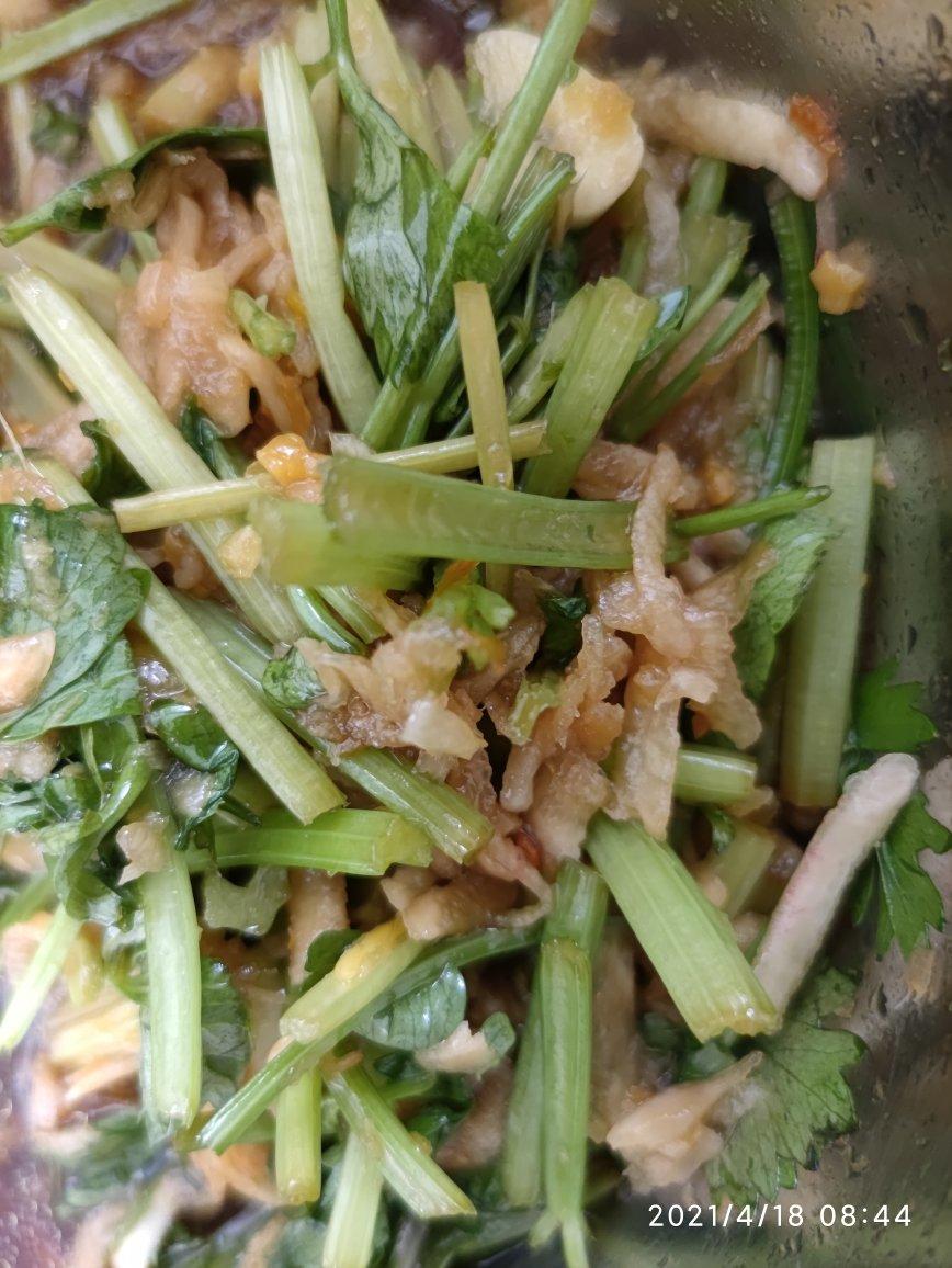 凉拌香菜萝卜丝