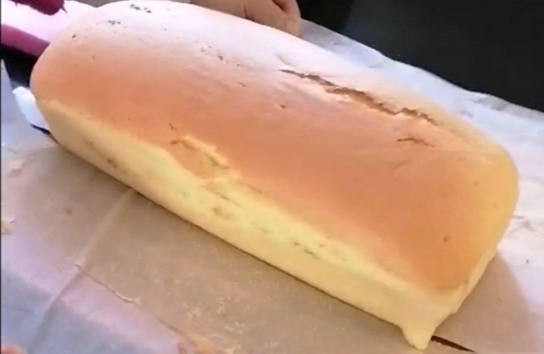 堪比柯基屁股
爆浆芝士🧀古早蛋糕