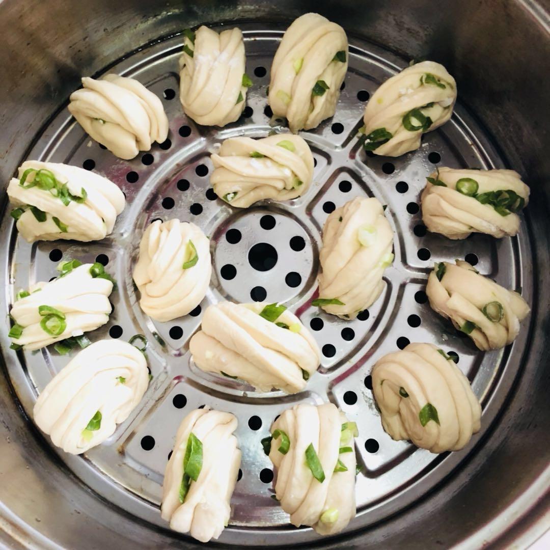 葱油花卷 Steamed Roll