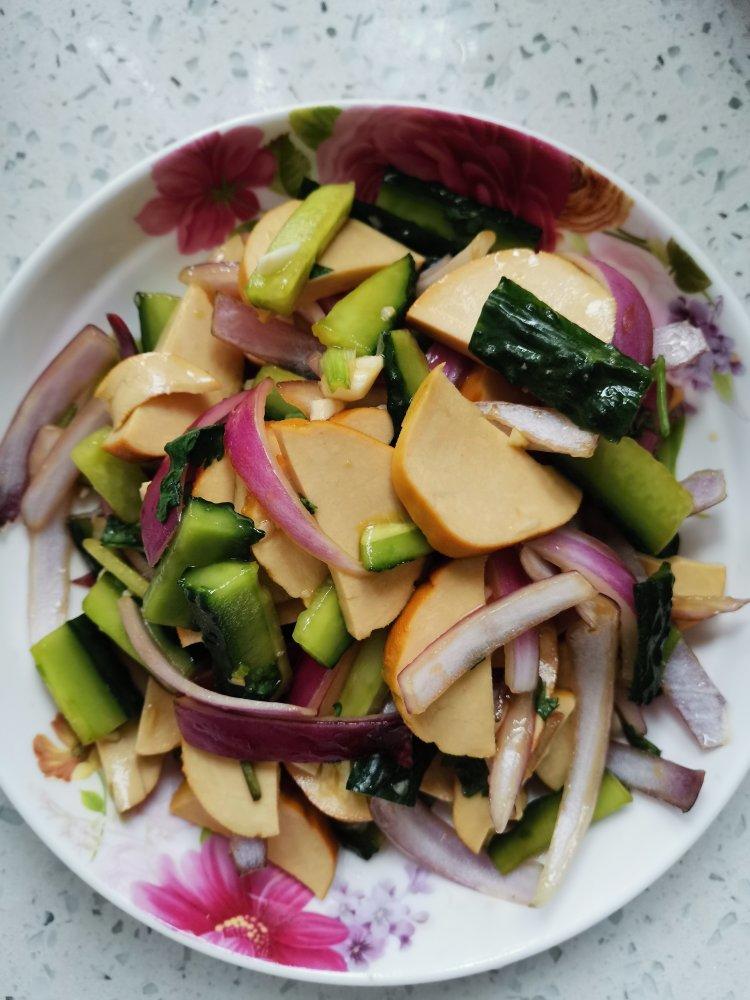 芯若芷萱做的凉拌黄瓜素鸡