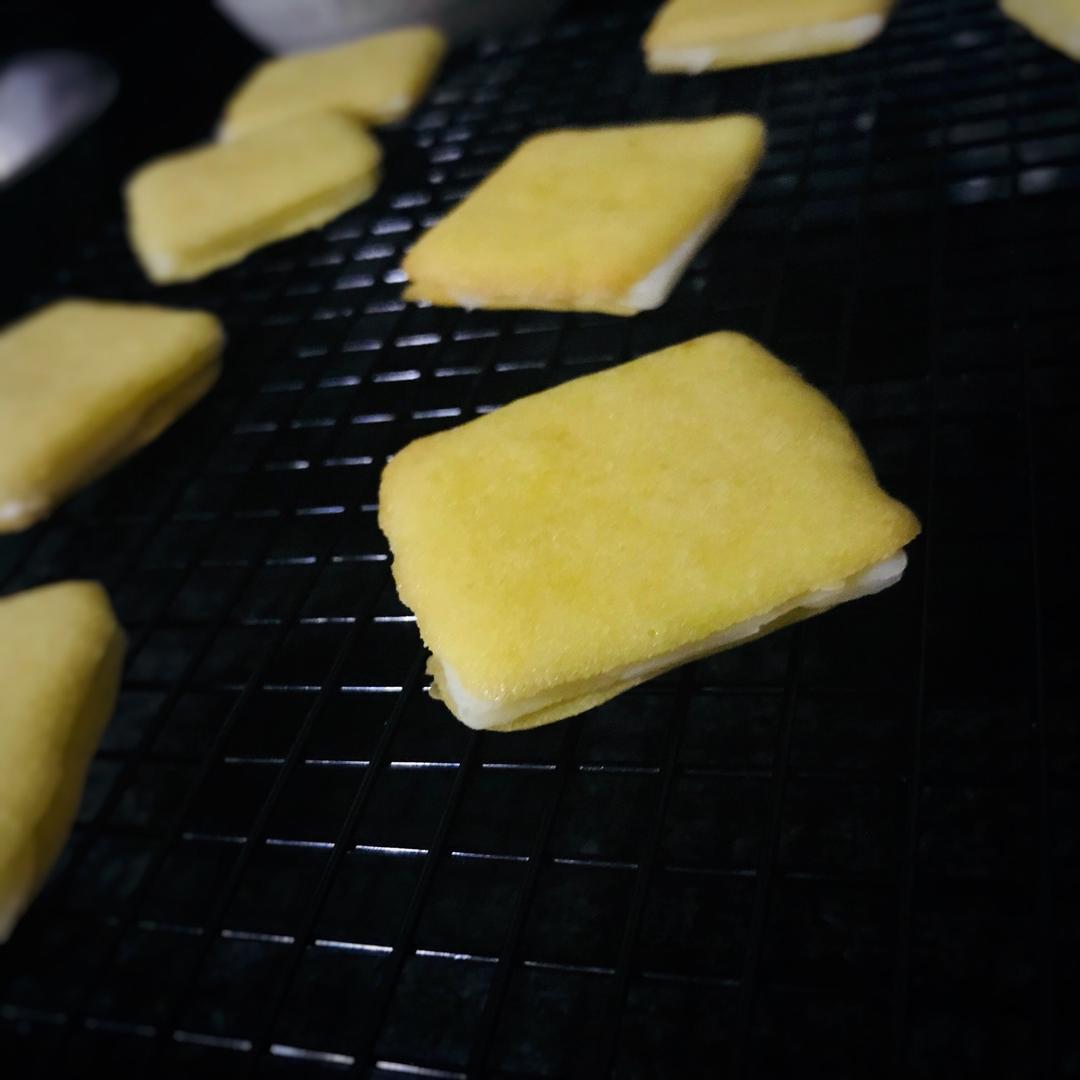 白色恋人夹心薄饼（详细过程，抹面技巧，饼干配方分析，各材料分析）
