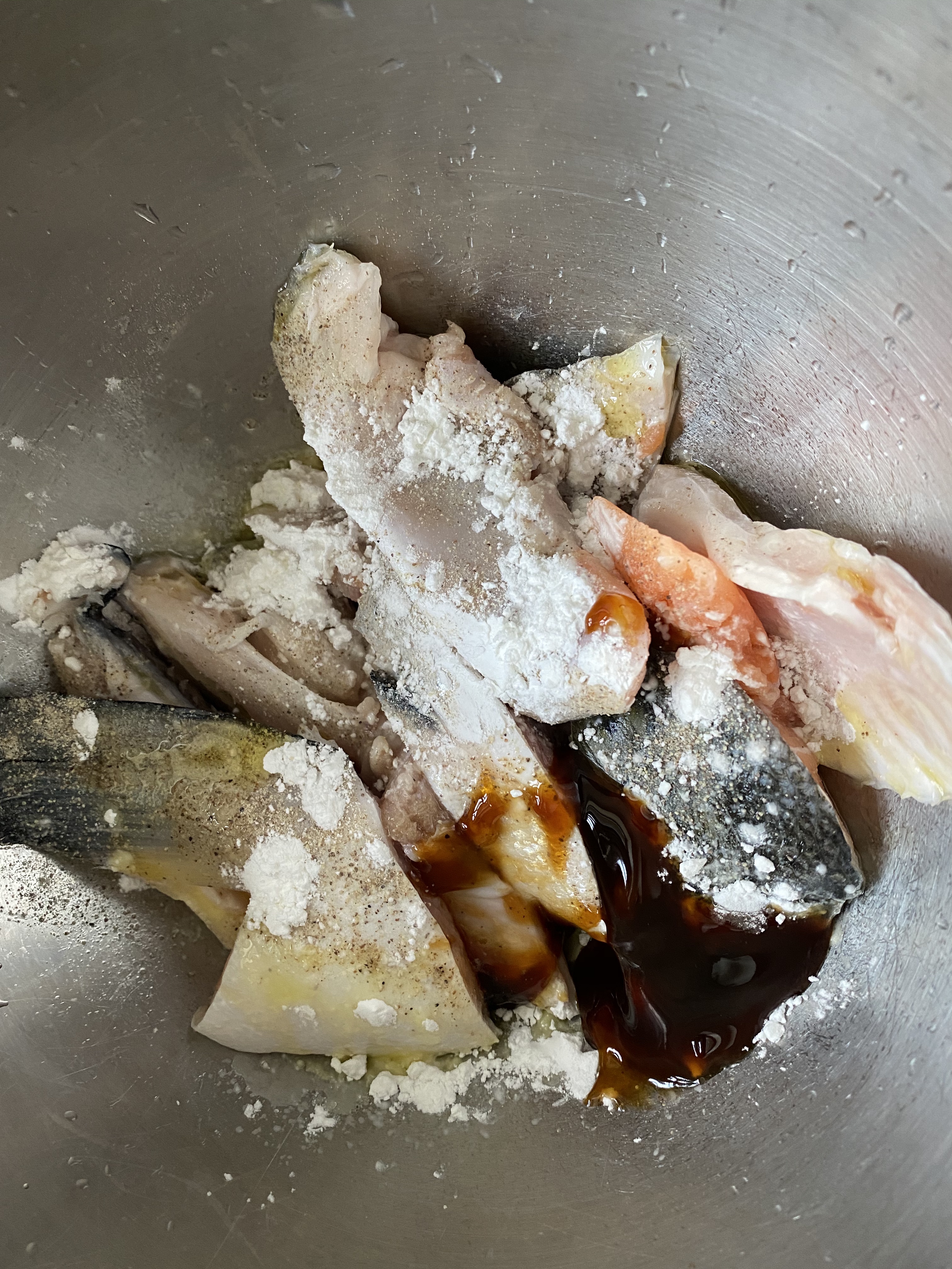 你要的下饭菜—生焗三文鱼头的做法 步骤2
