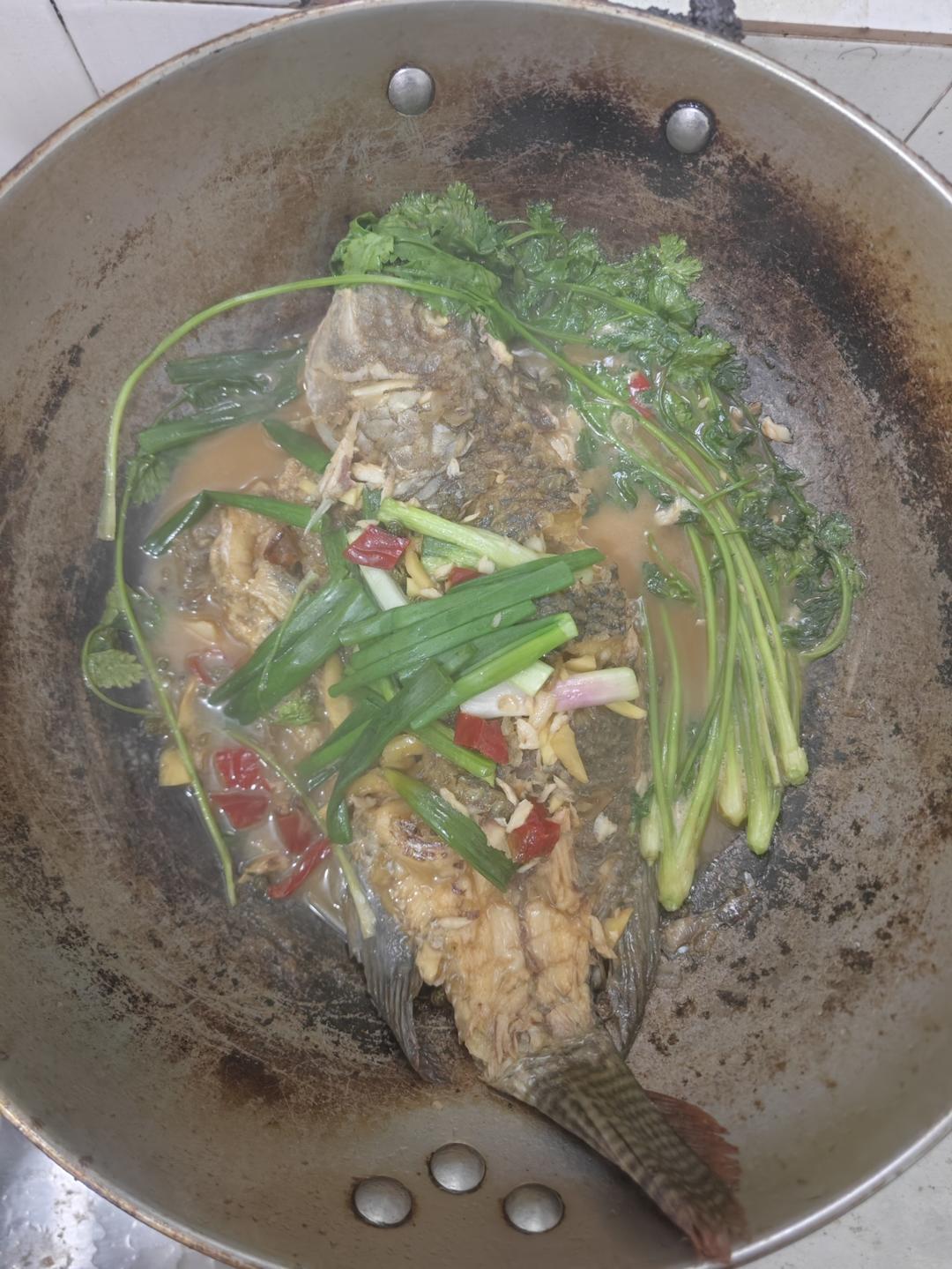 家常红烧鱼，我家的传家菜（一招去腥）