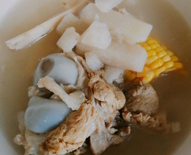 暖心暖胃的山药玉米骨头汤的做法