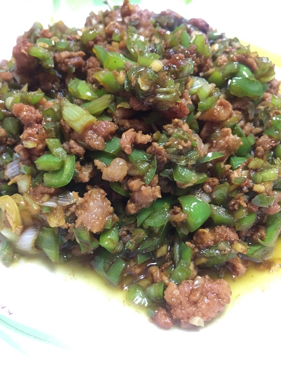 不大不小品做的青椒肉末