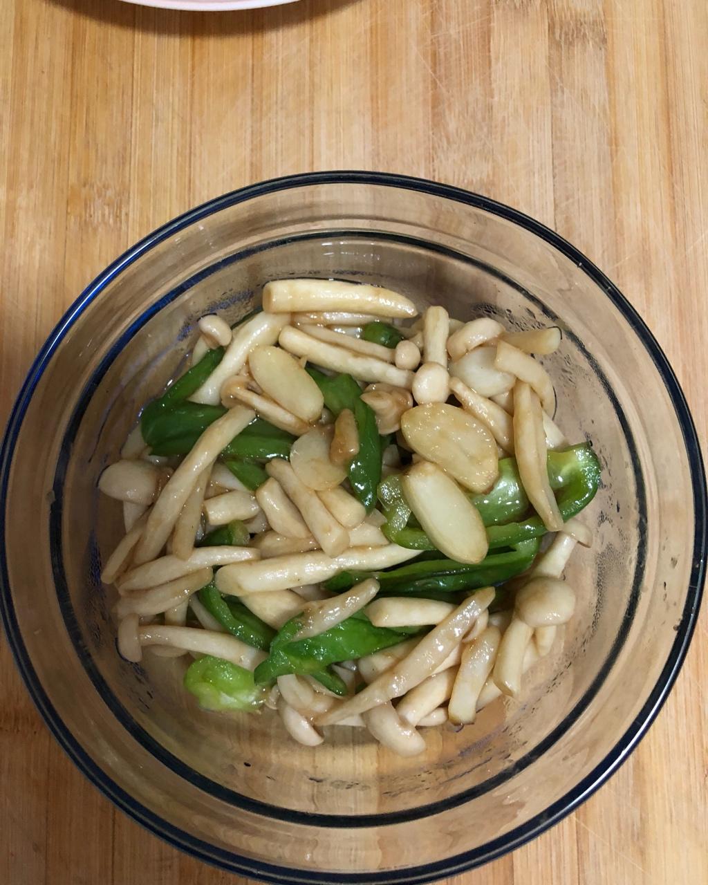 蚝油彩椒白玉菇