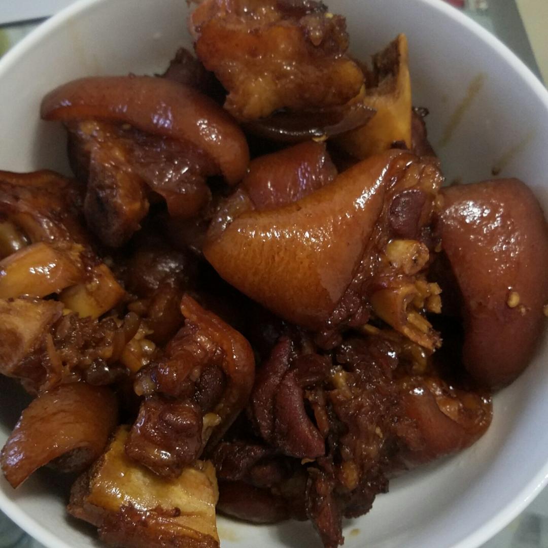 zzz想吃好吃的做的美味的家常菜:红烧猪蹄