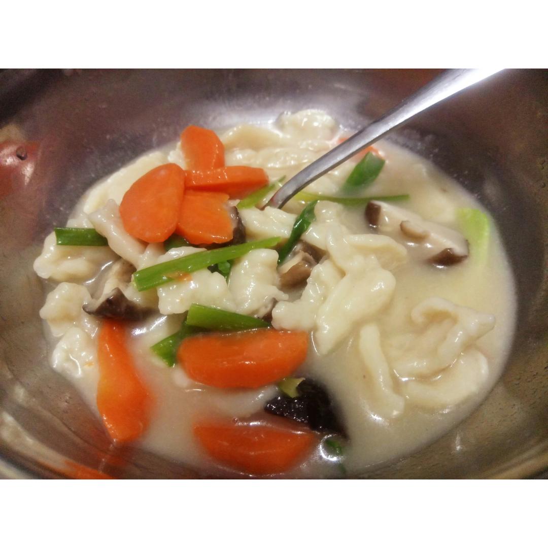 香菇蔬菜面疙瘩汤