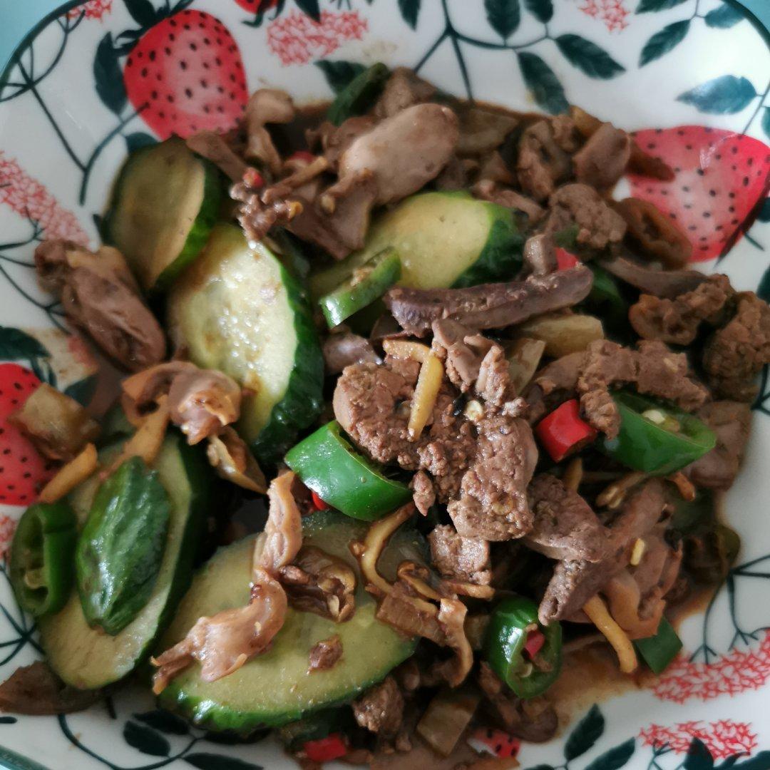 爆炒香辣鸡杂