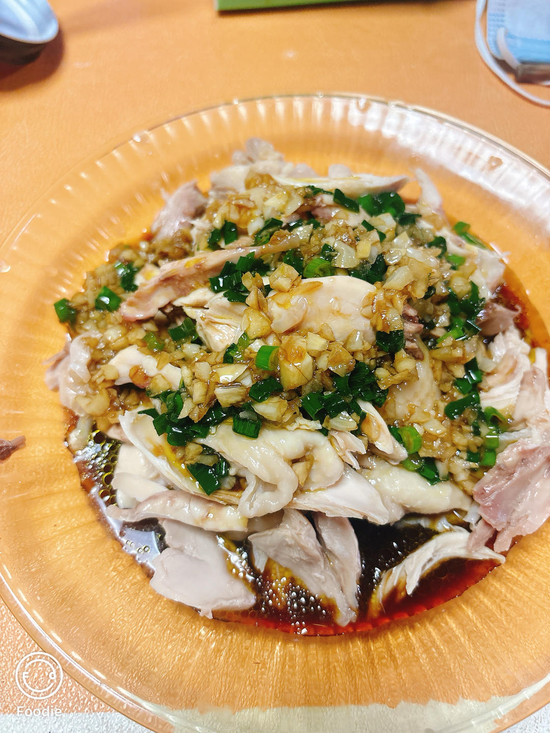 葱油手撕鸡，夏季凉拌菜必备绝技！鸡腿不炖不炒，换个做法鲜香爽口全家抢着吃