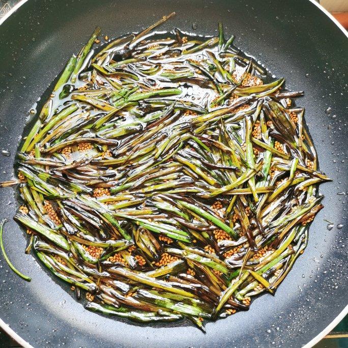 10分钟搞定的一碗葱油拌面