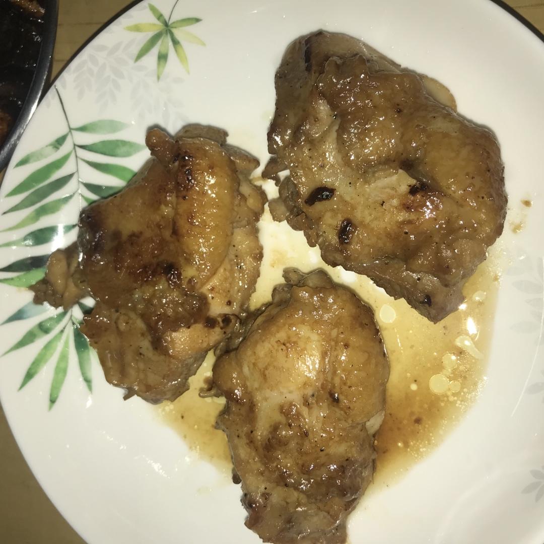 香喷喷煎蒜味鸡扒