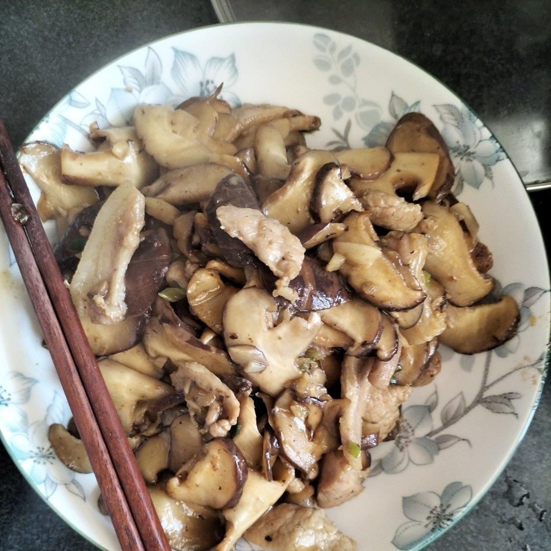 香菇炒肉片