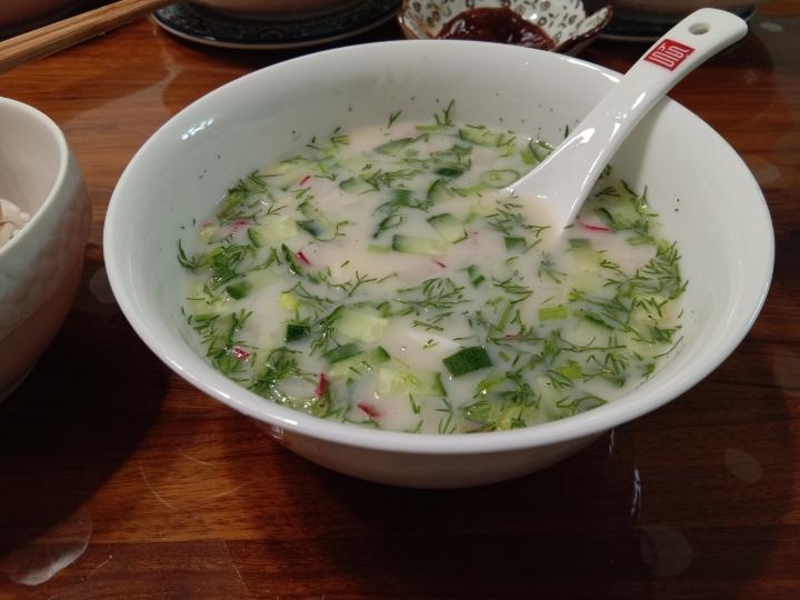 俄罗斯家常冻汤окрошка格瓦斯茴香黄瓜水萝卜汤