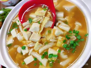 海鲜菇豆腐汤，超简单，晚上喝一碗暖暖的🍲的做法 步骤6