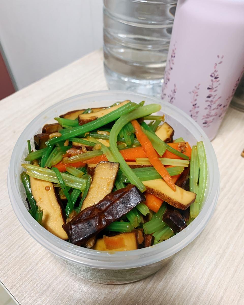 香干炒胡萝卜藕片