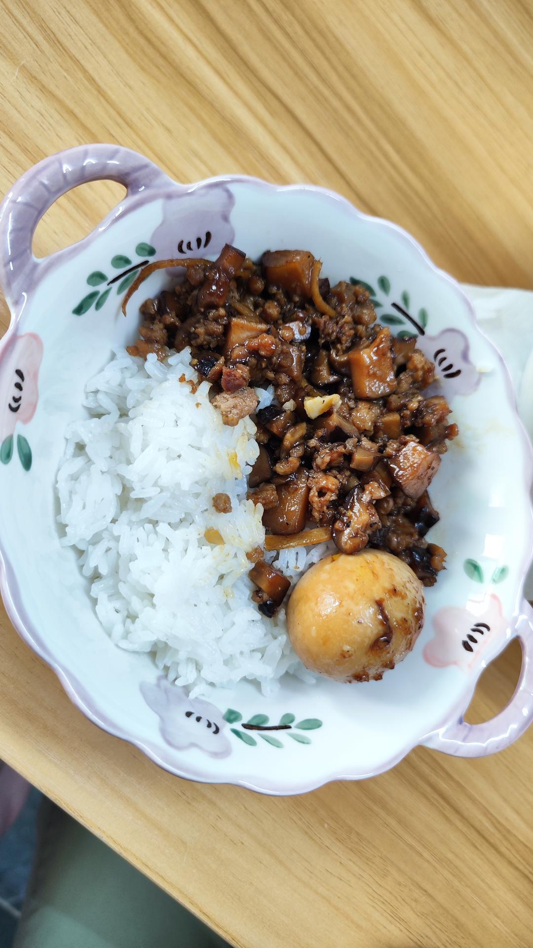 台式卤肉饭~