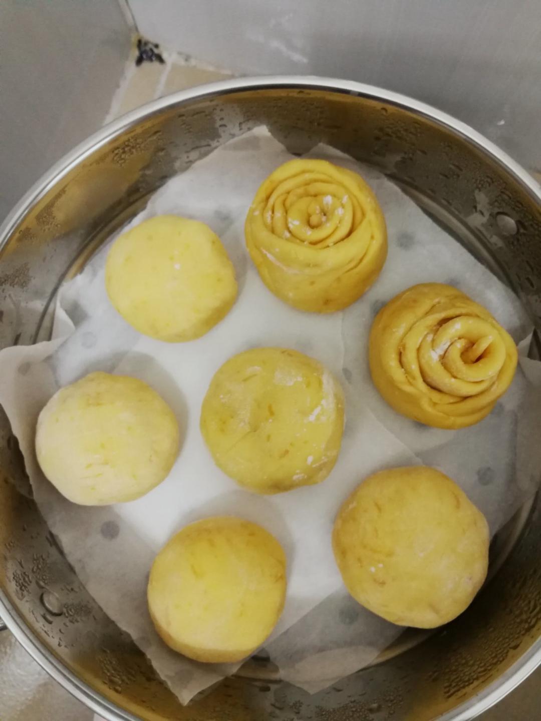 新手也可以--详解如何做出人见人爱、金黄的南瓜馒头