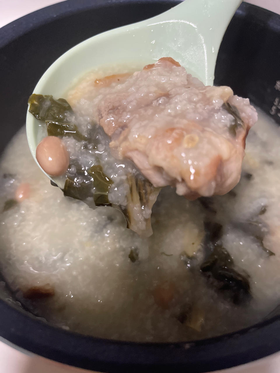 让我想起妈妈的【菜干咸猪骨粥】那股香气实在太温暖！