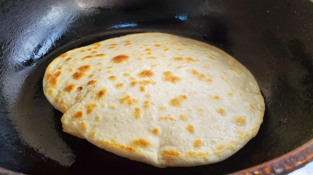 张张都鼓大泡的鸡蛋灌饼这样做不鼓大泡都难
