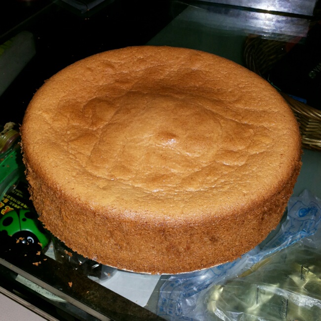 超简单完美戚风蛋糕（6寸2蛋）附打发、翻拌、脱模视频