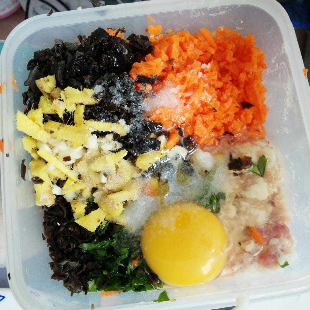 香菇猪肉胡萝卜饺子