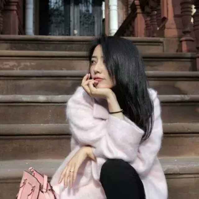 这个小妮有点怪