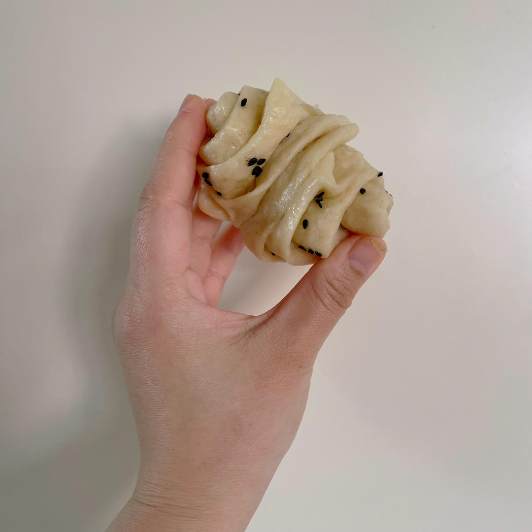 葱香油渣花卷