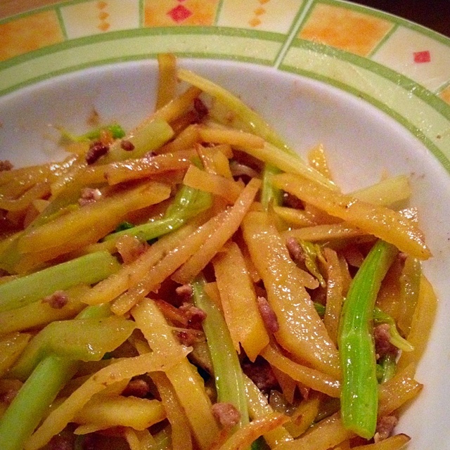 芹菜炒土豆丝