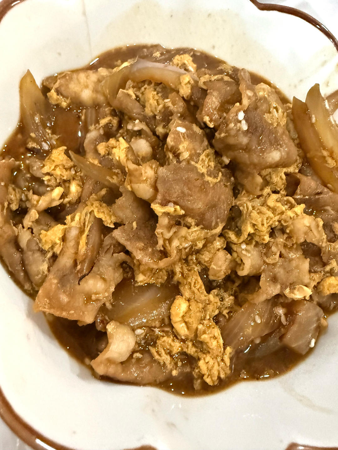 洋葱滑蛋肥牛卷/饭。一个人也要好好吃饭