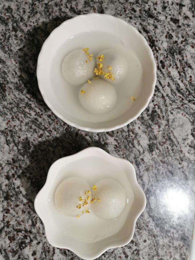 花生黑芝麻汤圆