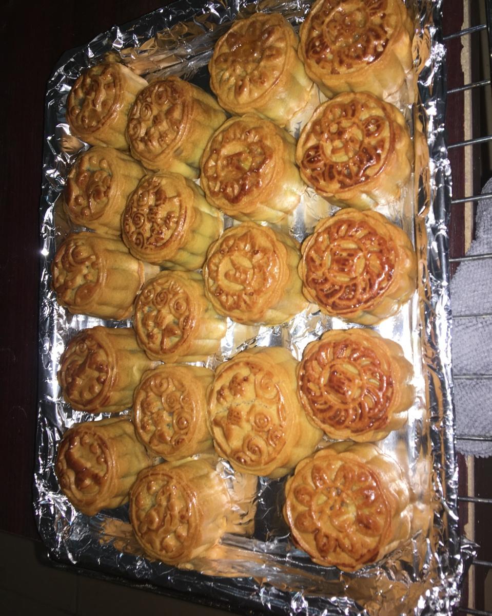 广式月饼——蛋黄莲蓉月饼