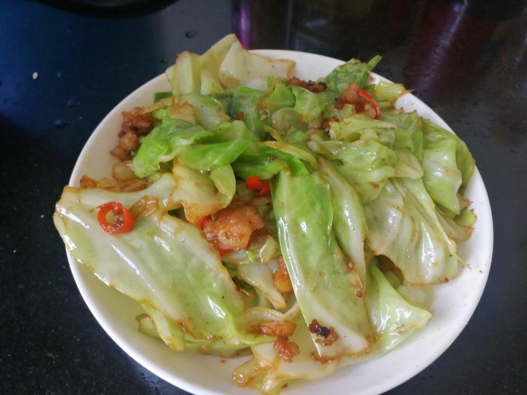 爆好吃的手撕包菜