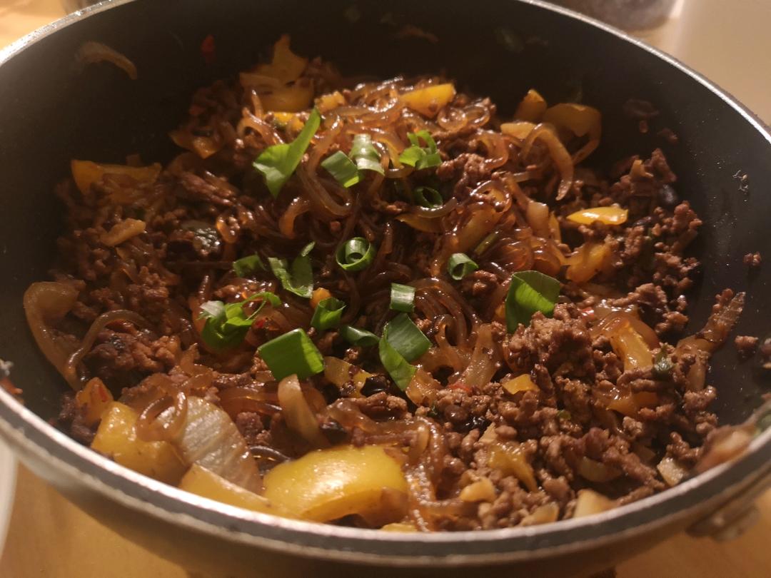 10分钟快手菜，巨下饭的肉沫粉丝煲