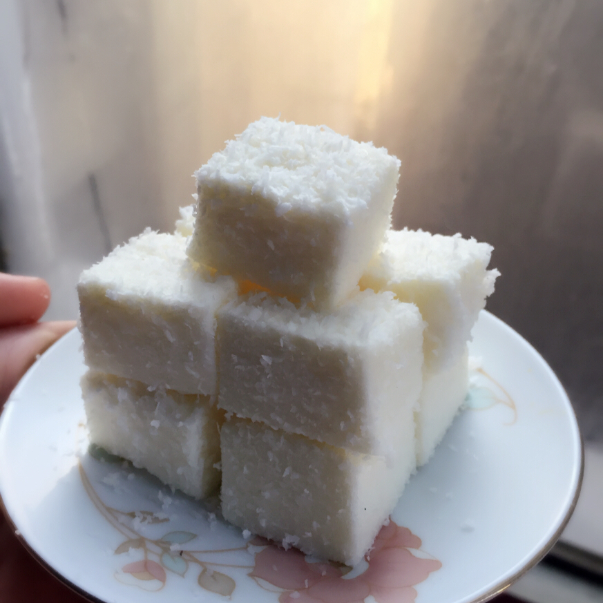 完胜85度C牛奶椰丝小方