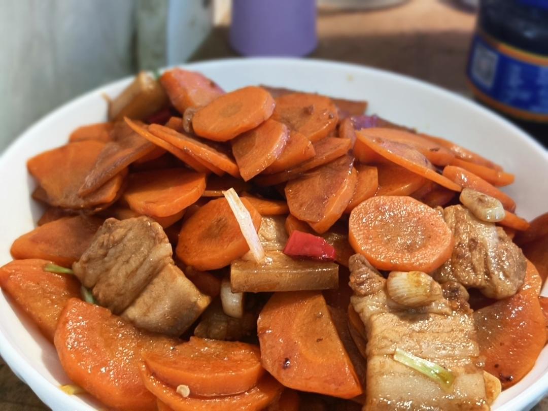 胡萝卜炒肉
