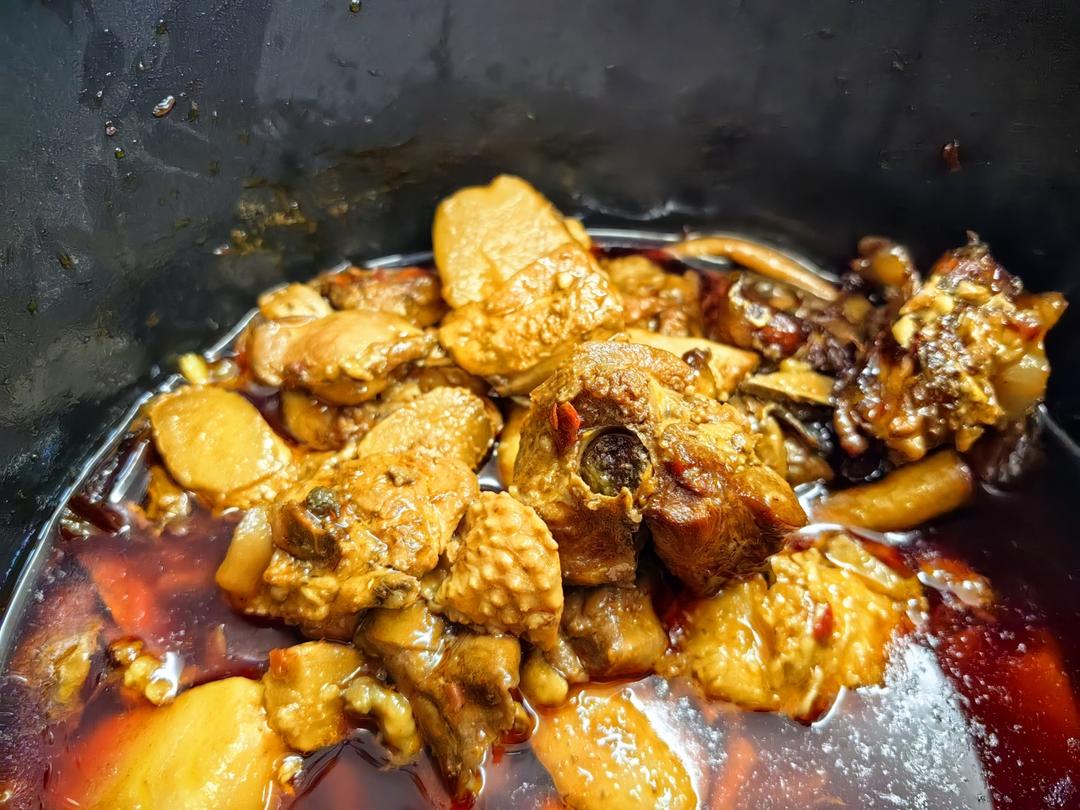 重庆李子坝梁山鸡芋儿烧鸡总之一看就会超级好吃的红烧鸡啦